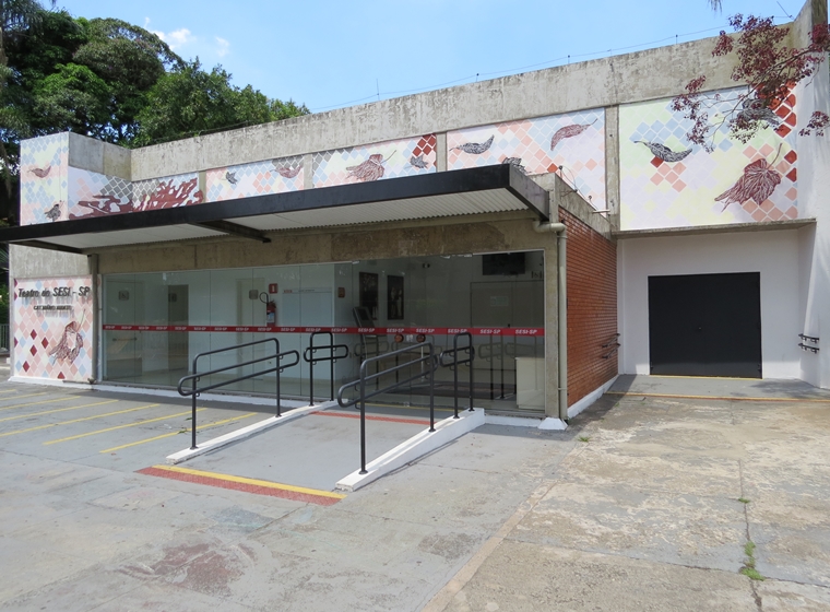 Teatro do SESI-A E Carvalho na Zona Leste